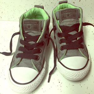 Converse Chuck Taylor Street Mid Boys' Shoe